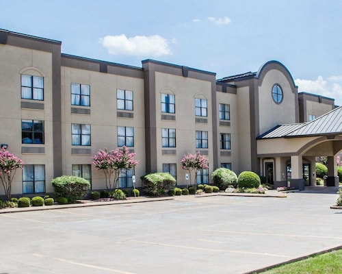 Great Place to stay Comfort Suites McAlester near McAlester 