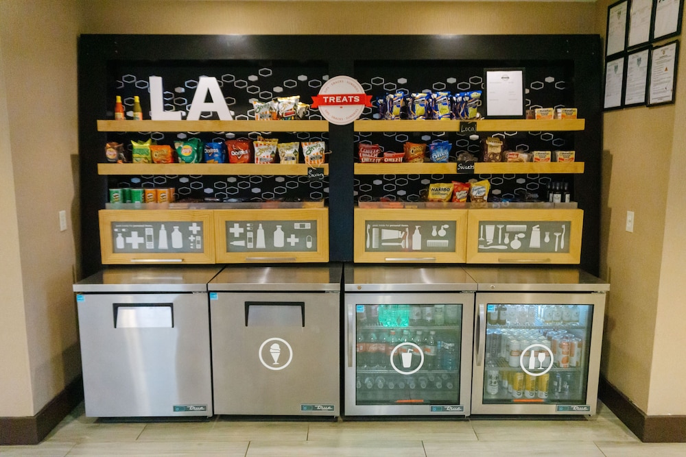 Snack bar, Hampton Inn Metairie