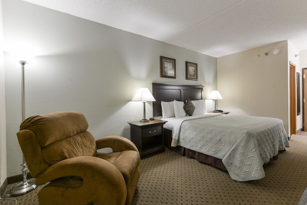 Grand View Inn and Suites