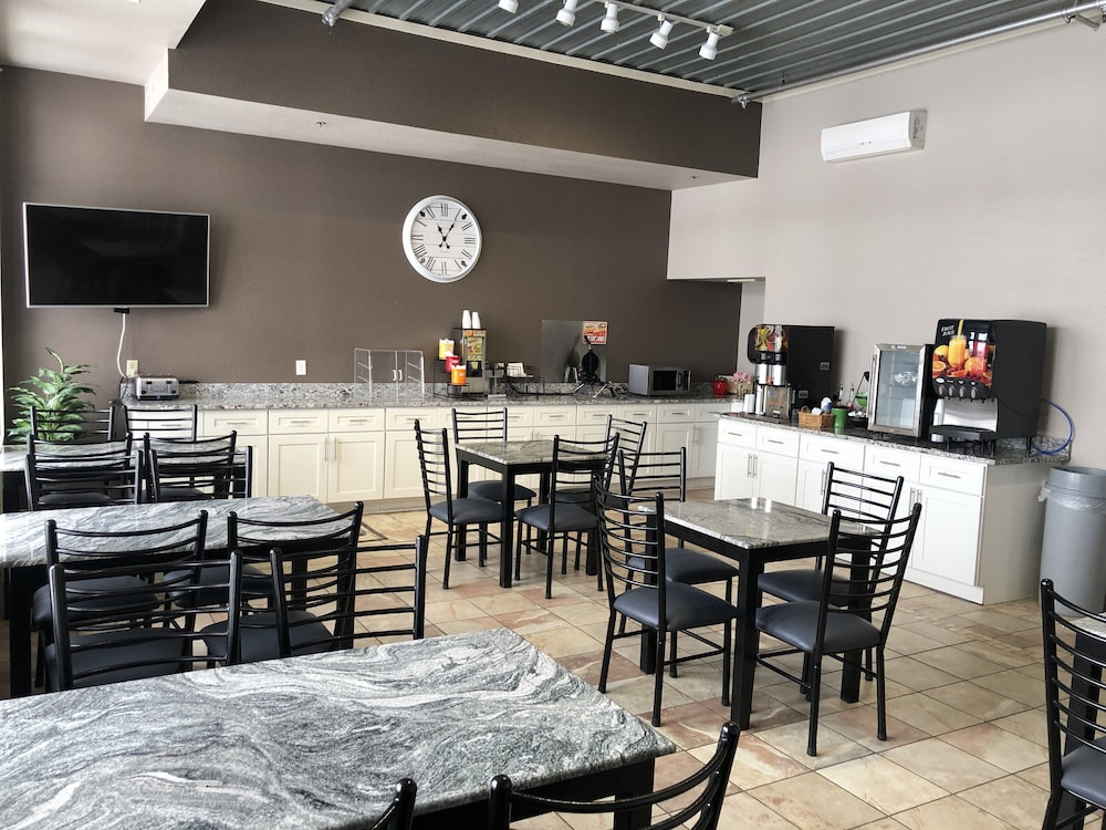 Breakfast area, HomeTown Inn & Suites