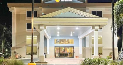 Comfort Inn & Suites Sarasota I75