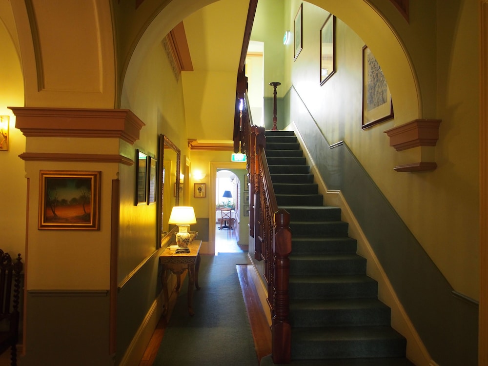 Simpson Of Potts Point