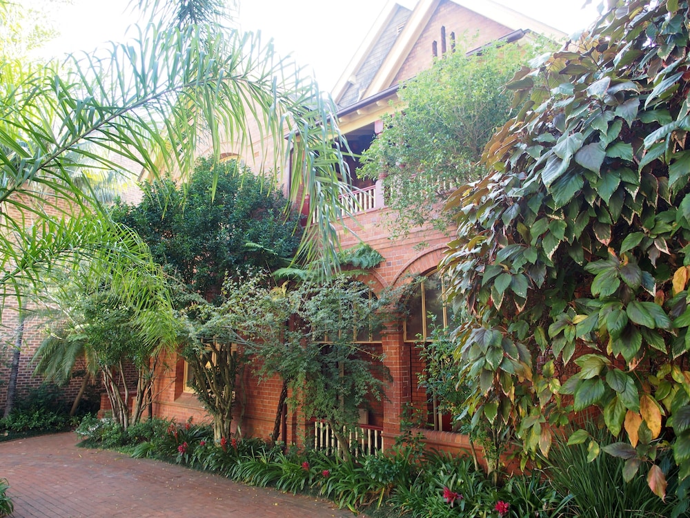 Simpson Of Potts Point