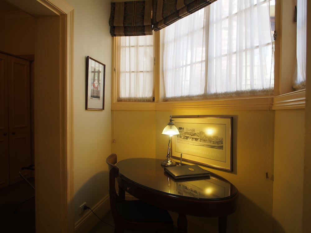 Simpson Of Potts Point