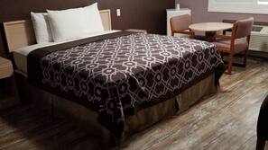 1 bedroom, iron/ironing board, free WiFi, linens