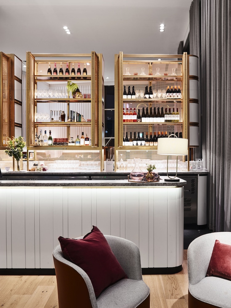 Bar (on property), Novotel Sydney Darling Square