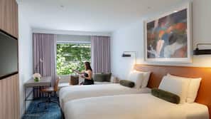 Hypo-allergenic bedding, minibar, in-room safe, desk