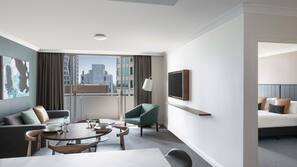Minibar, in-room safe, desk, iron/ironing board