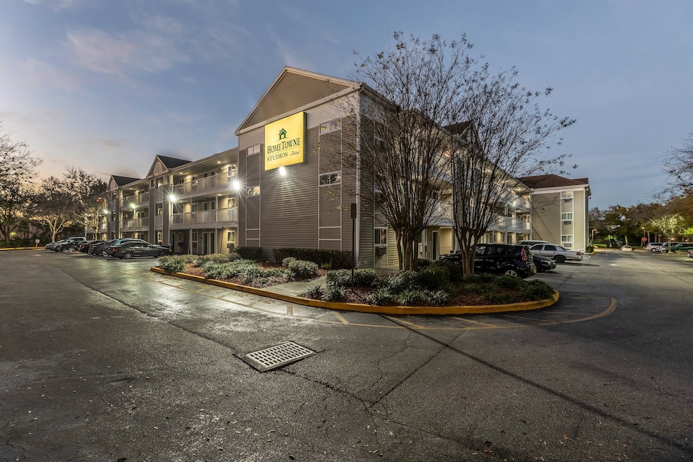 HomeTowne Studios by Red Roof Orlando Casselberry in Casselberry