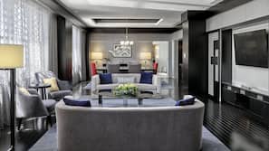 Premium bedding, pillowtop beds, minibar, in-room safe