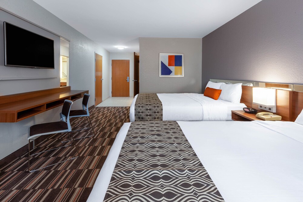 Microtel Inn & Suites by Wyndham Sunbury/Columbus I-71N