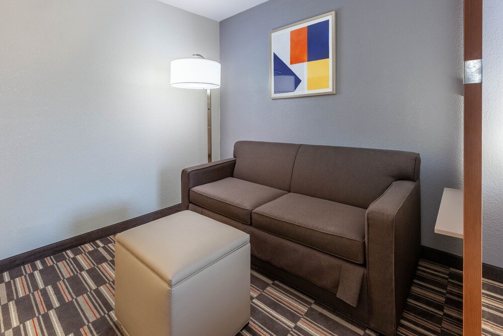 Microtel Inn & Suites by Wyndham Sunbury/Columbus I-71N