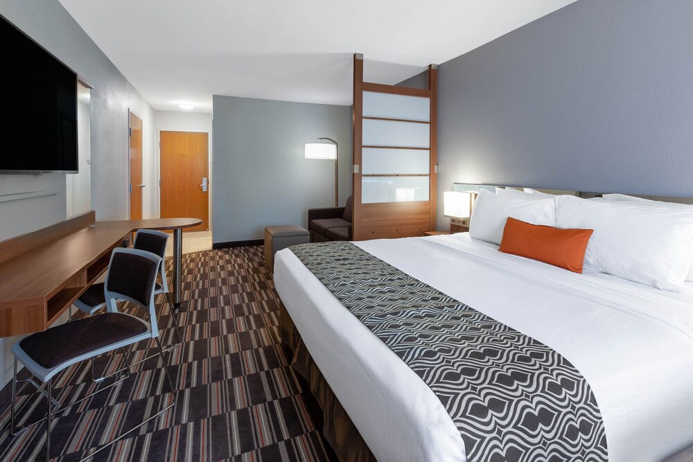 Microtel Inn & Suites by Wyndham Sunbury/Columbus I-71N