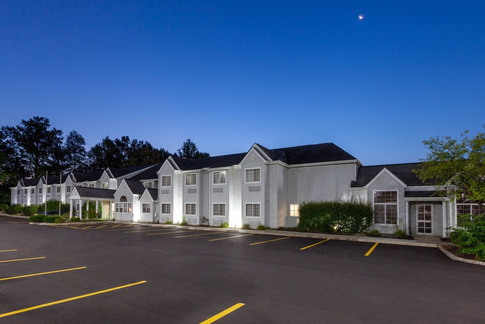 Microtel Inn & Suites by Wyndham Sunbury/Columbus I-71N