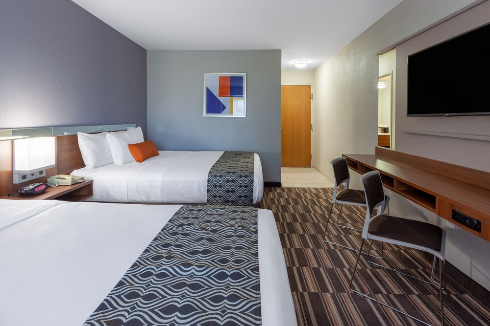 Microtel Inn & Suites by Wyndham Sunbury/Columbus I-71N