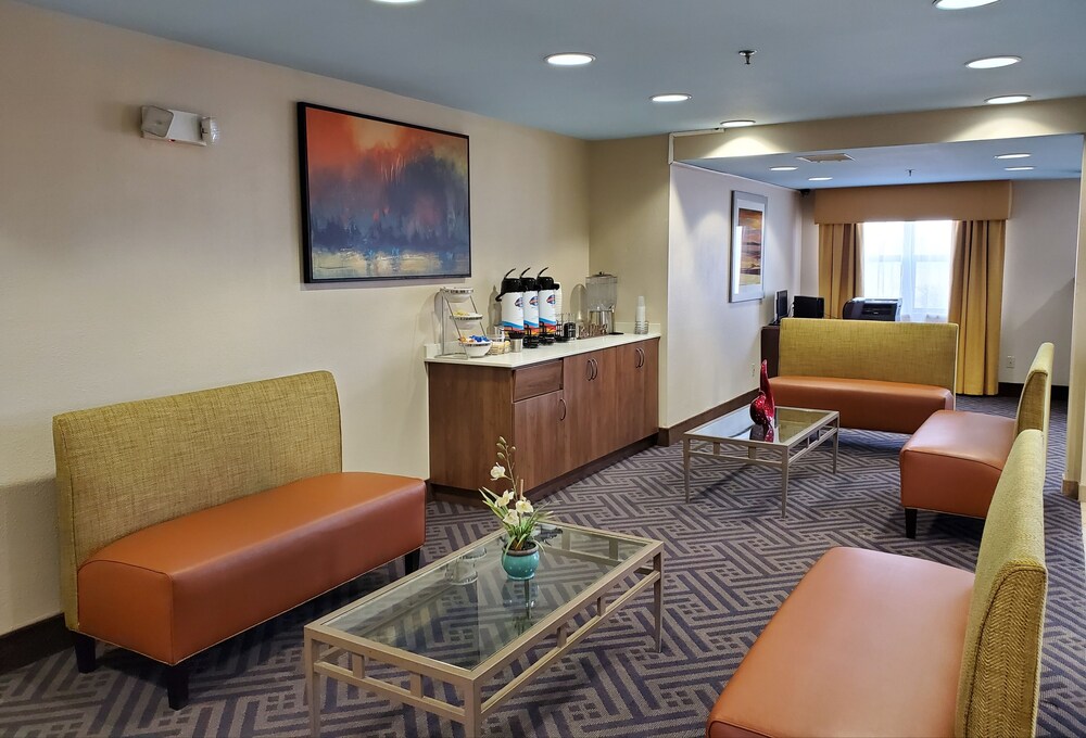 Baymont Inn By Wyndham Farmington In Farmington Hotel Rates