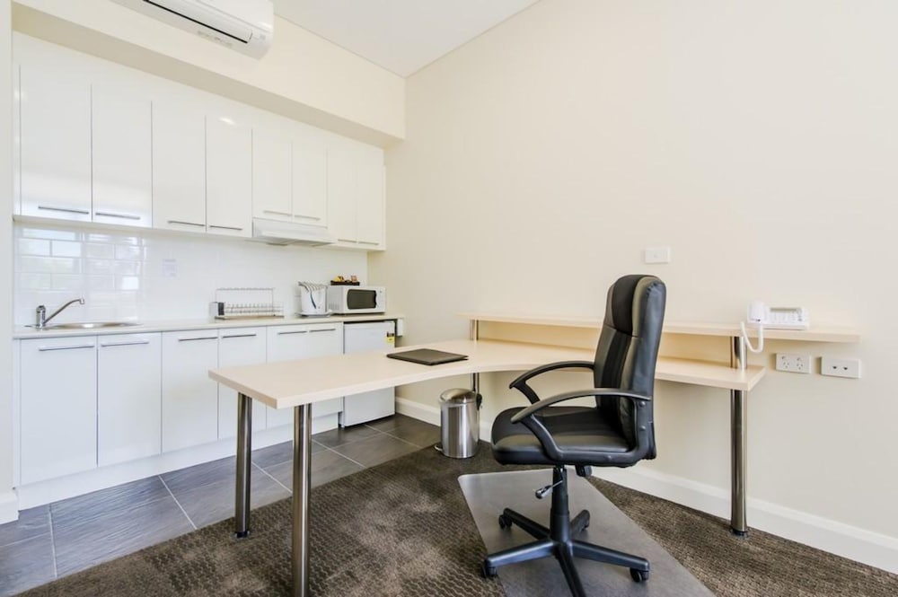 Belconnen Way Hotel Motel and Serviced Apartments