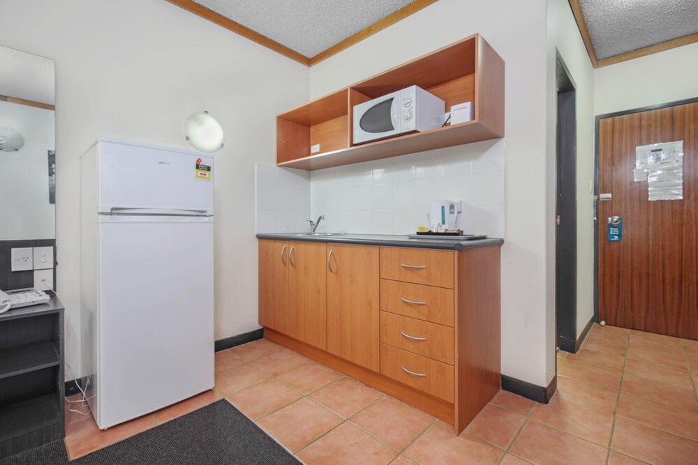 Belconnen Way Hotel Motel and Serviced Apartments