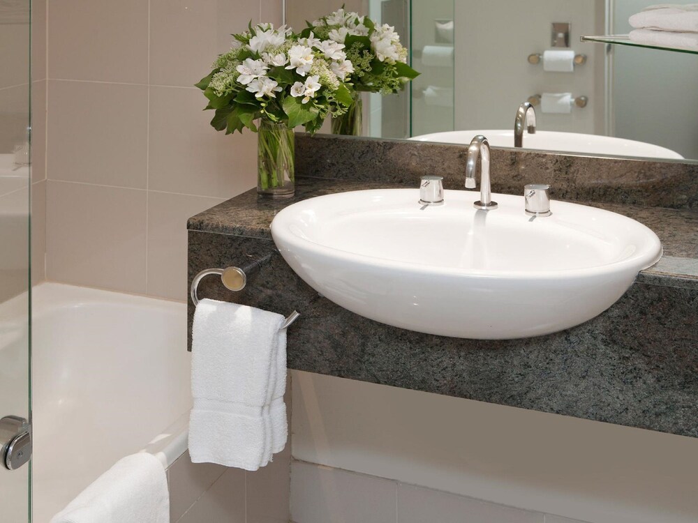 Rydges Melbourne Hotel