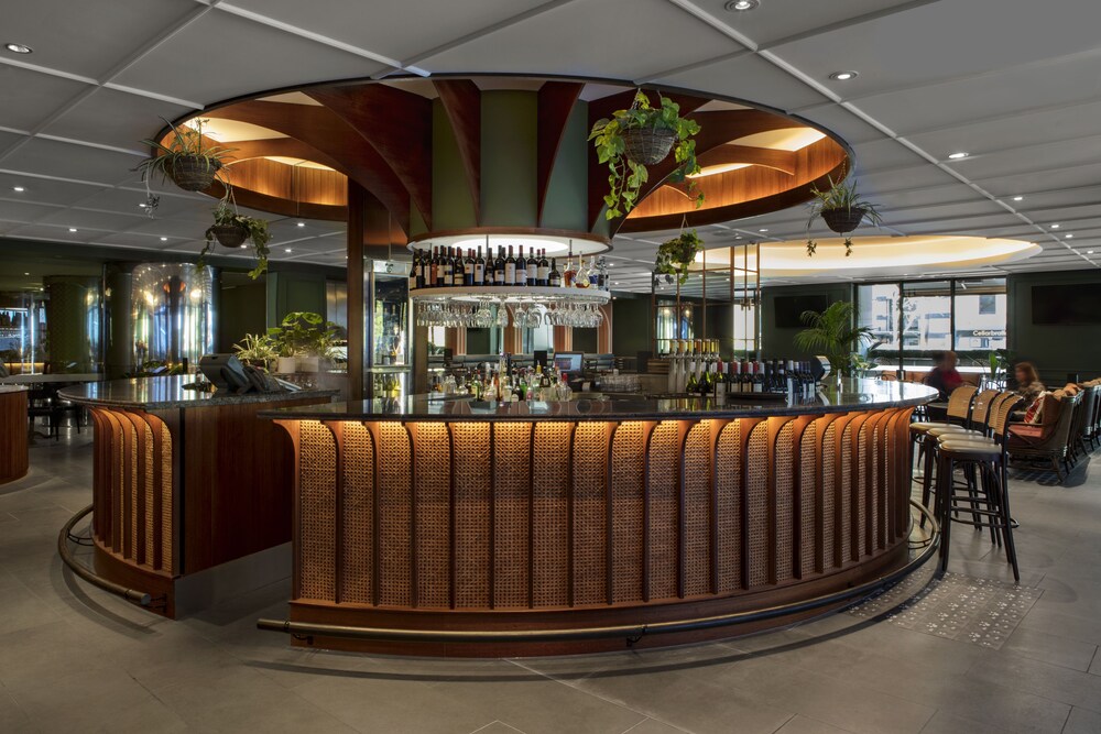 Rydges Melbourne Hotel