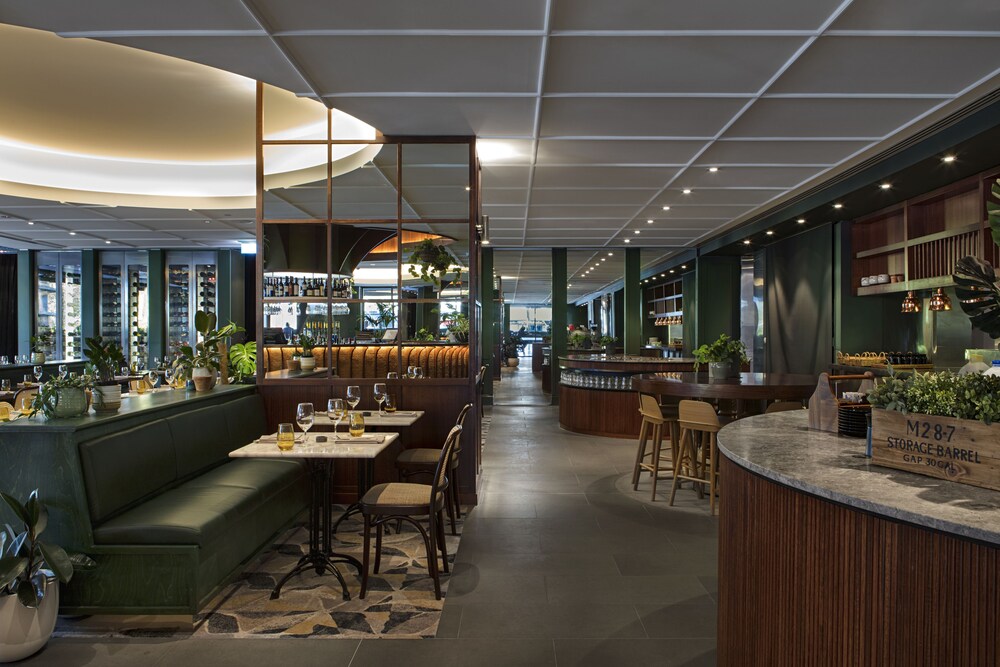 Rydges Melbourne Hotel