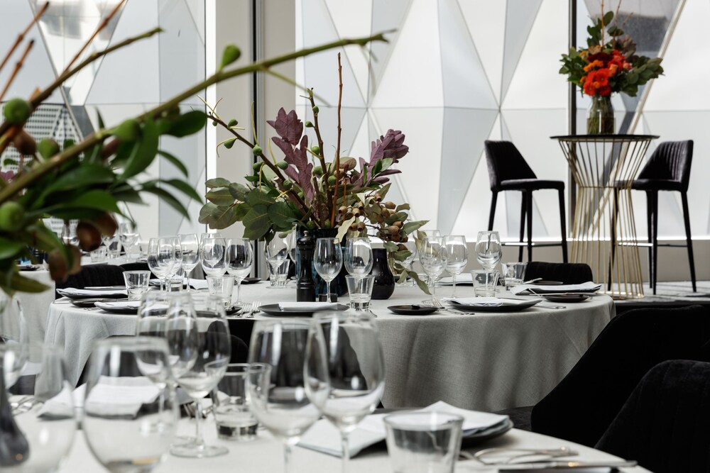 Rydges Melbourne Hotel