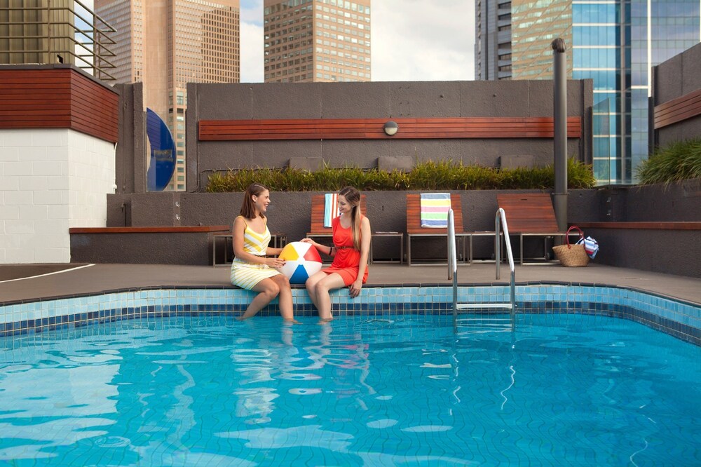 Rydges Melbourne Hotel