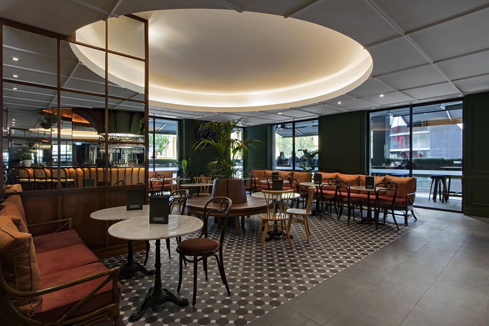 Rydges Melbourne Hotel