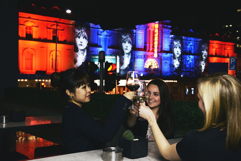 Rydges Melbourne Hotel