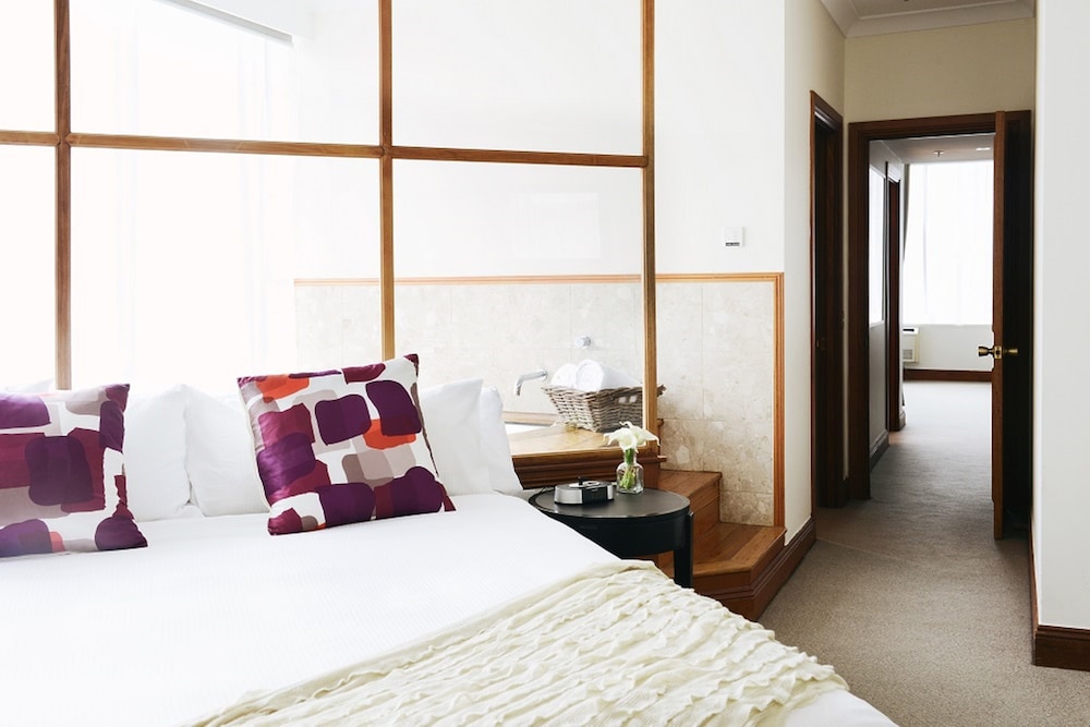 Rydges Melbourne Hotel