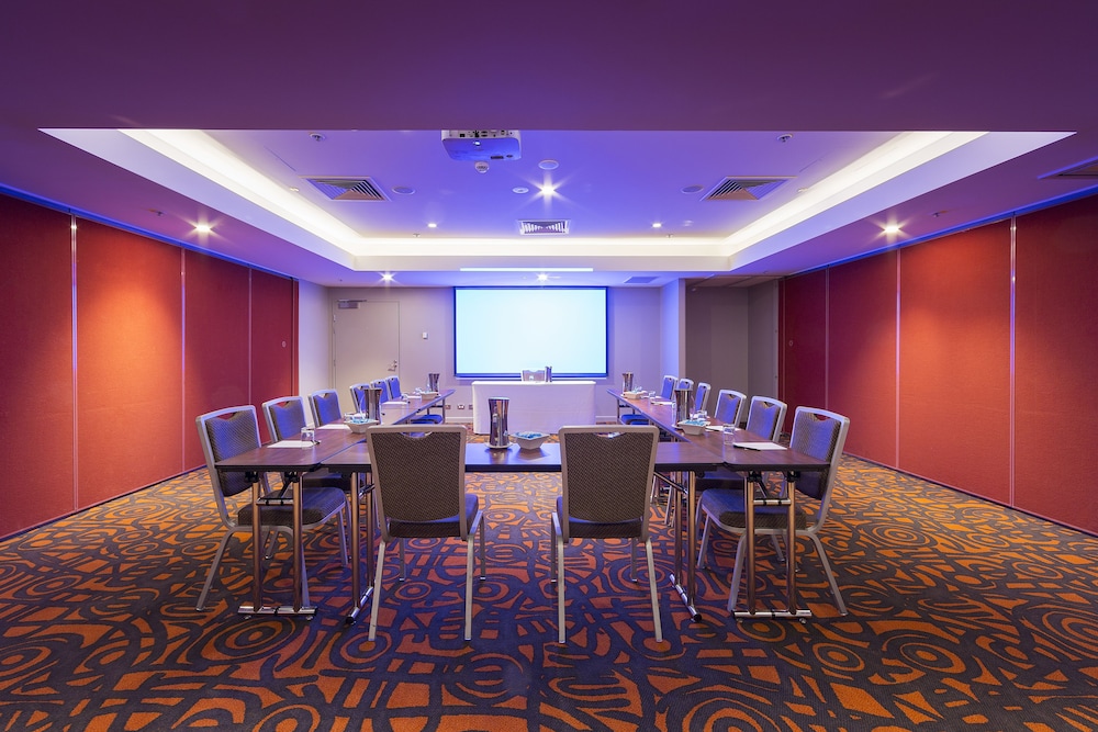 Novotel Canberra