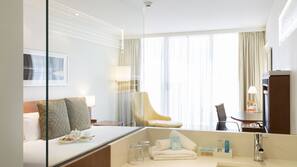 Minibar, in-room safe, individually furnished, desk