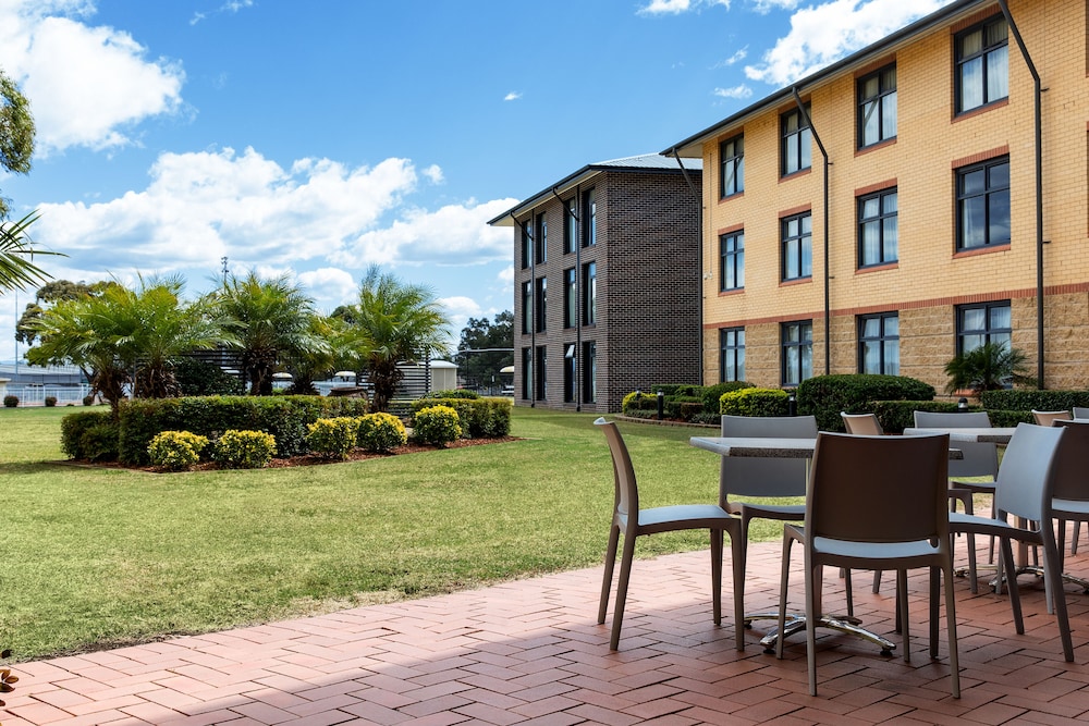 Courtyard view, Mercure Sydney Blacktown