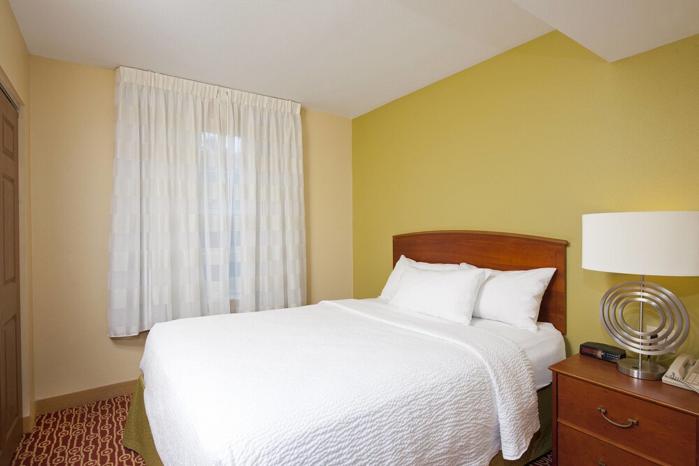 Towneplace Suites By Marriott Bloomington