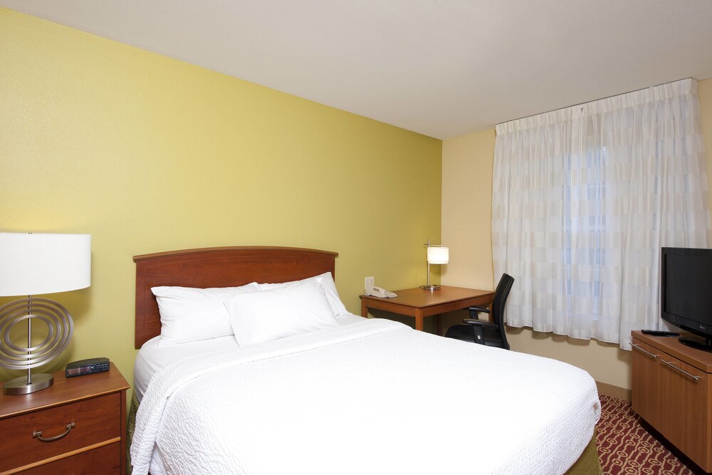 Towneplace Suites By Marriott Bloomington