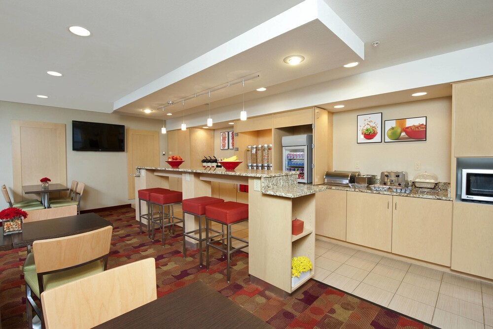 Towneplace Suites By Marriott Bloomington