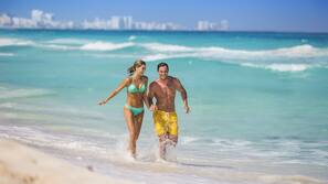 Plage, massages sur la plage