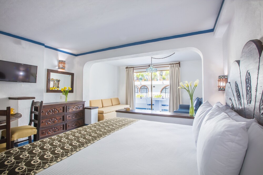 Los Arcos Suites