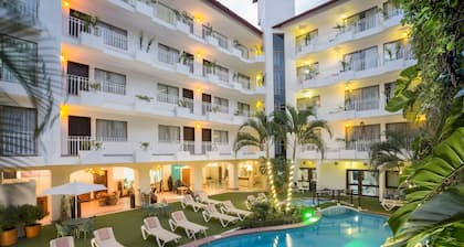 Los Arcos Suites