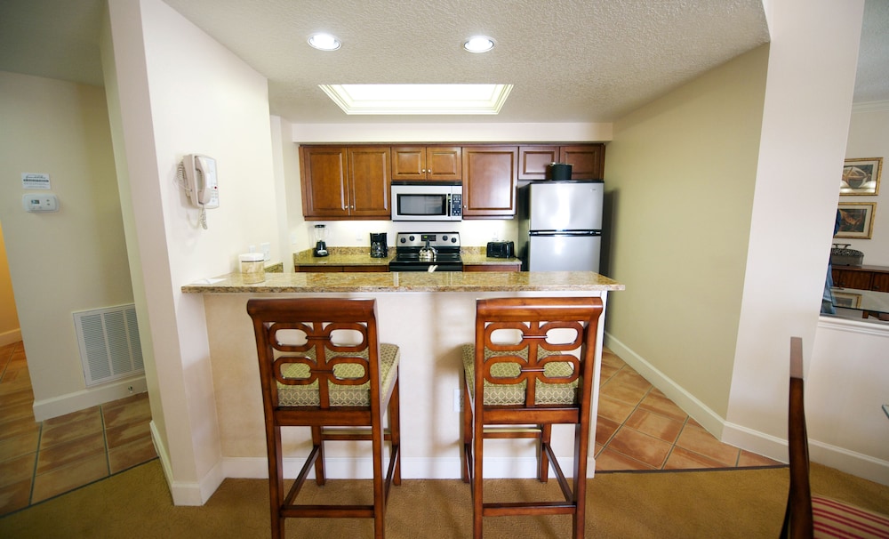 Private kitchen, Grande Villas Resort