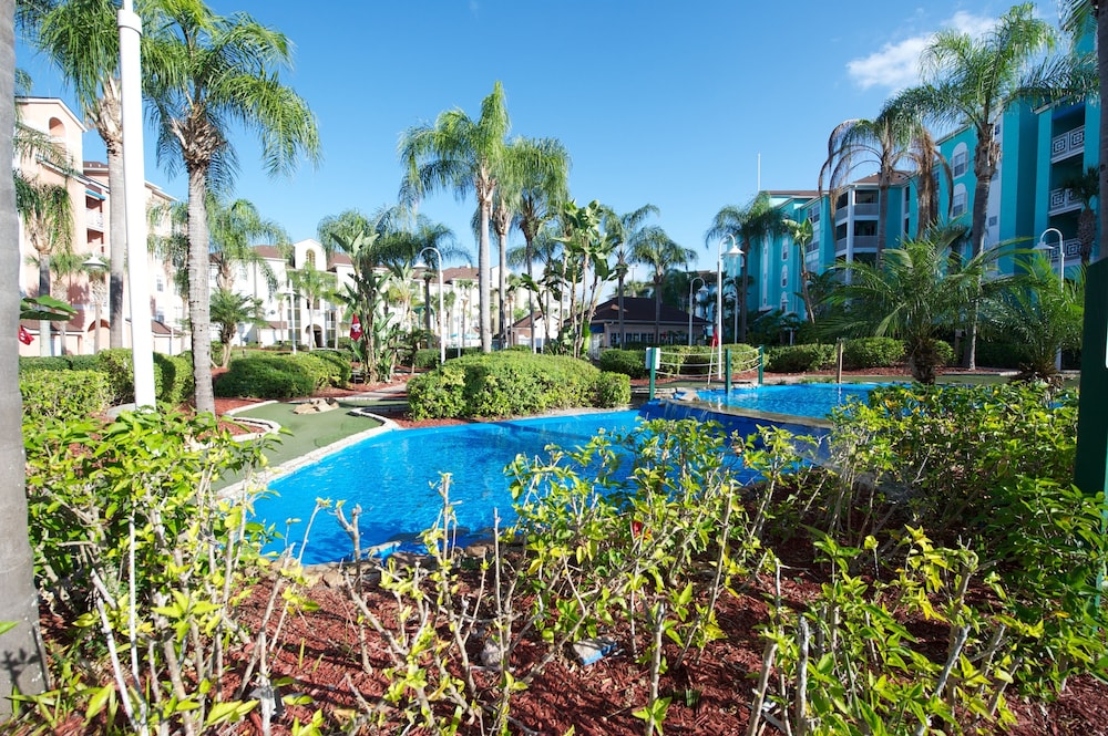 Outdoor pool, Grande Villas Resort