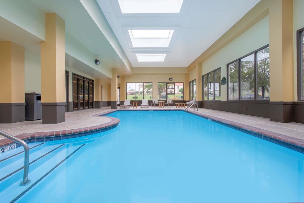 Wingate By Wyndham Mooresville Charlotte Metro Area In