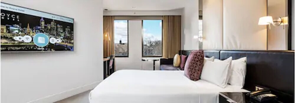 Royce Hotel