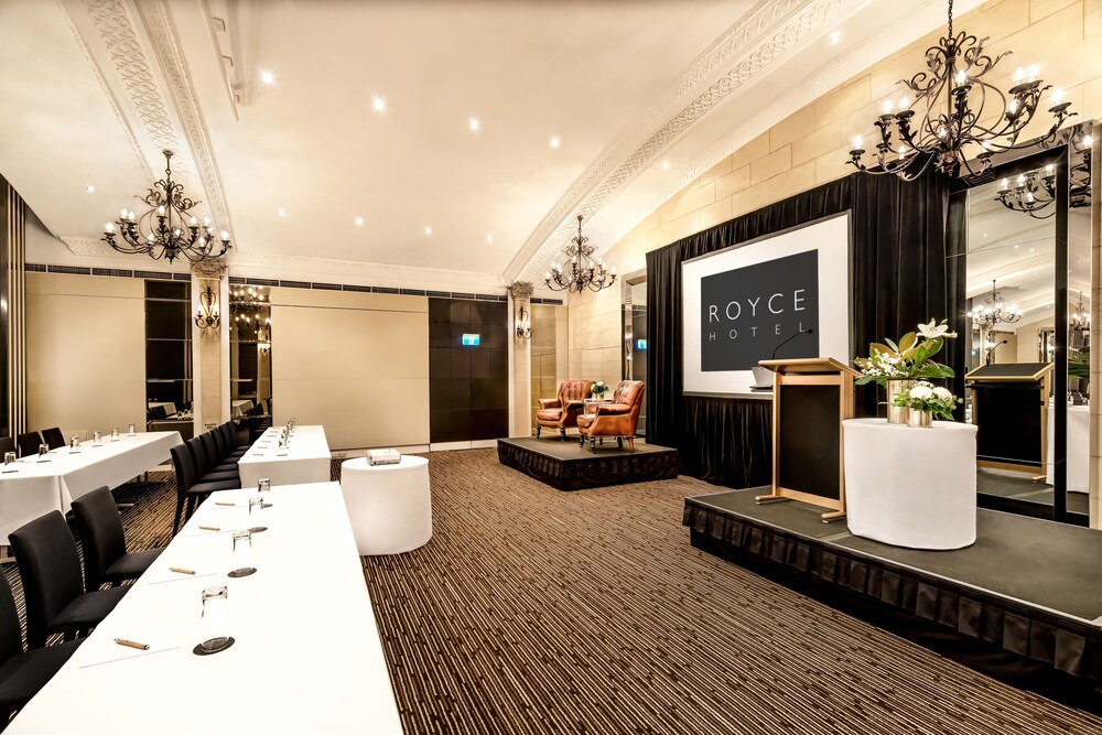 Royce Hotel
