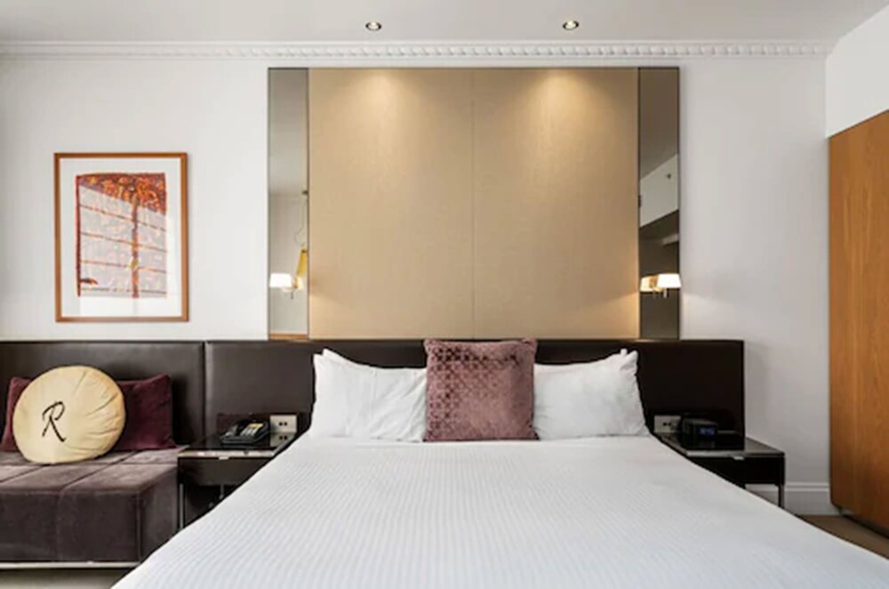 Royce Hotel