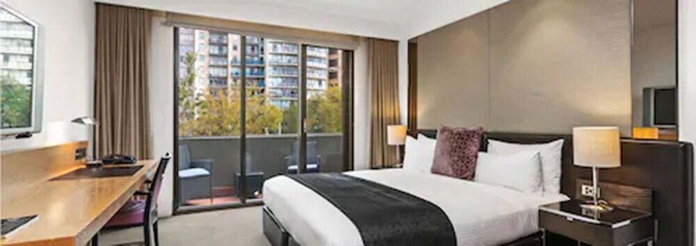 Royce Hotel