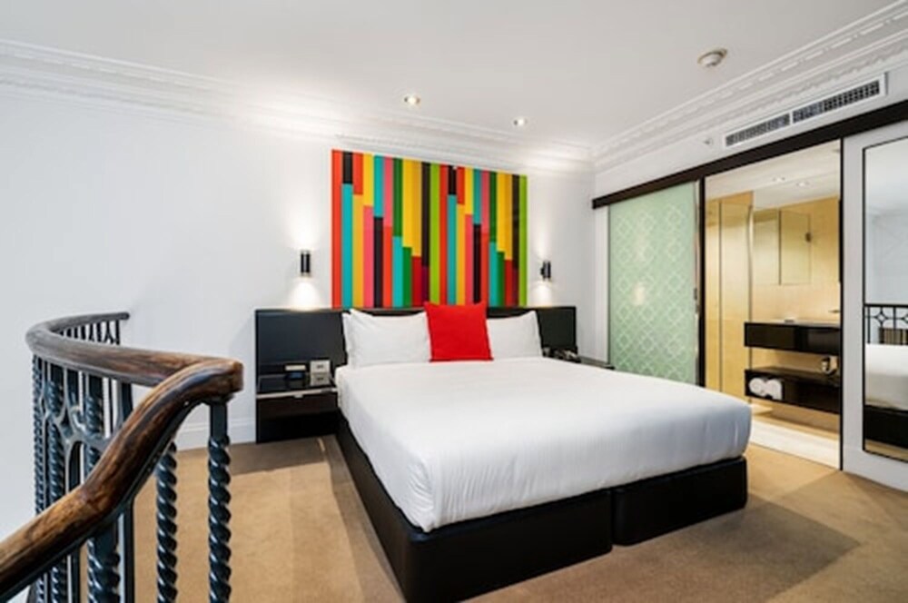 Royce Hotel