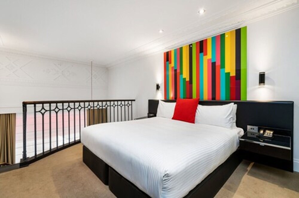 Royce Hotel