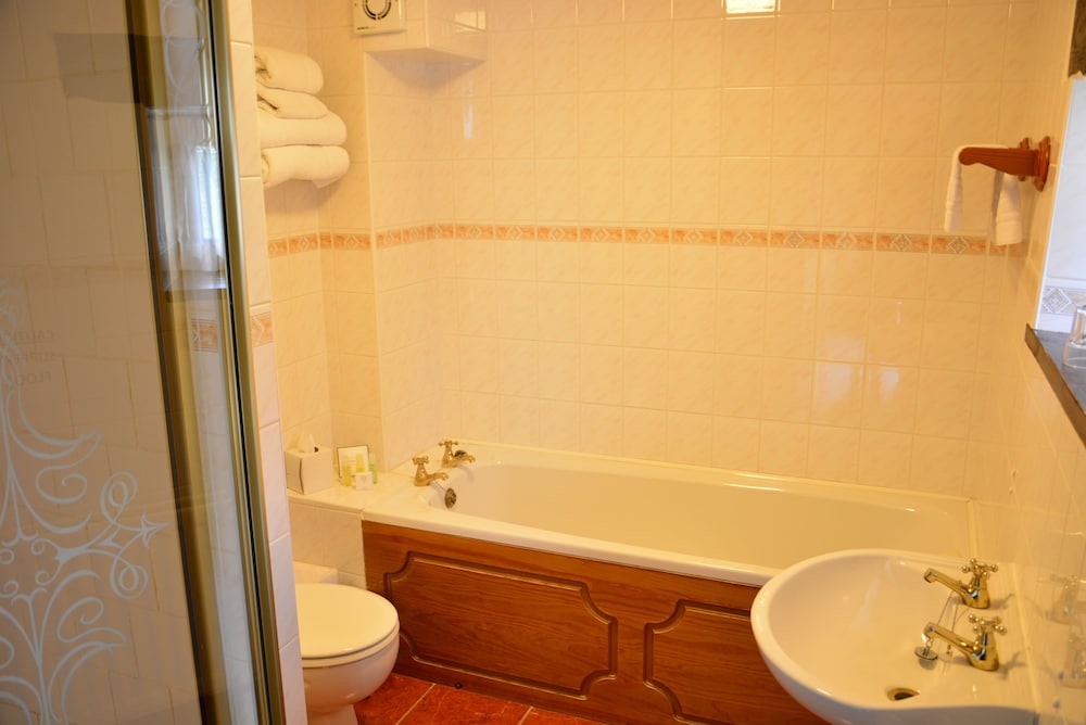 Deep soaking bathtub, Ennerdale Country House Hotel