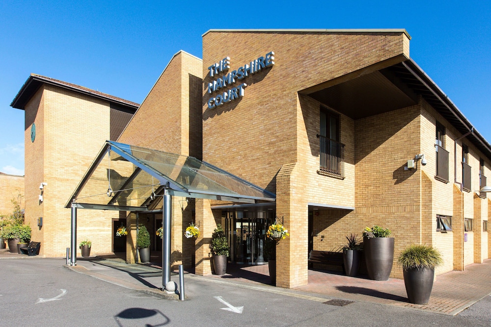 The Hampshire Court Hotel Basingstoke 2018 Prices Expedia Aerial View Featured Image Interior Entrance